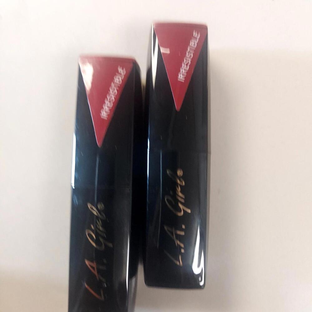 2 L.A. Girl Lipsticks GLC582 Irresistible